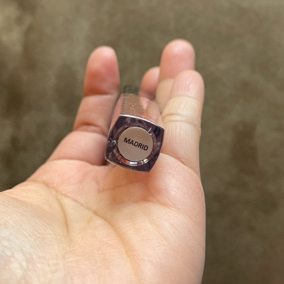 NWT ELEMAN BEAUTY Matte Liquid Lipstick in Madrid Makeup - Picture 4 of 6